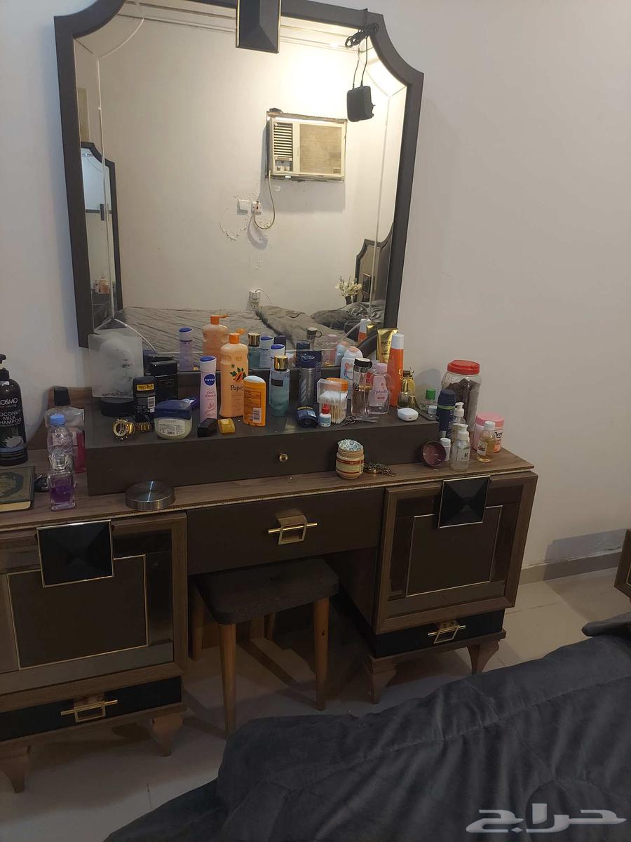 غرفه نوم في حاله ممتازة جدا استعمال قليل جداا64175680439299112