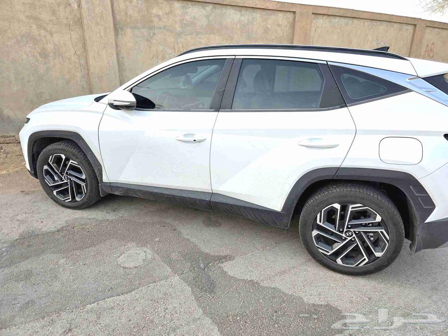 هيونداي توسان كومفرت 2025 ابيض ممشى 14 ألف 2.064380373869443111