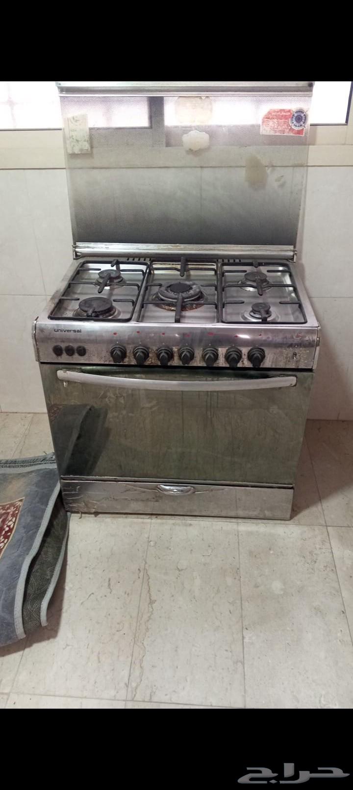 فرن وطاوله للبيع64191188779010110