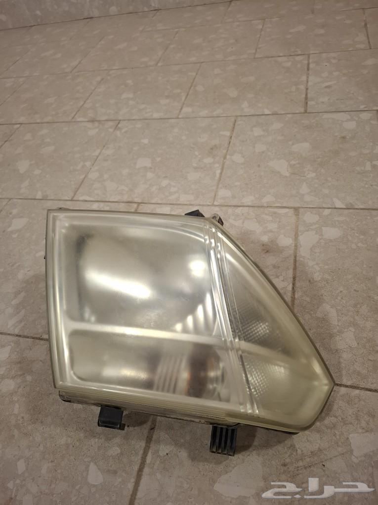 Right Headlight (Lamp) for Nissan Navara from 2004 to 201564385466682371110