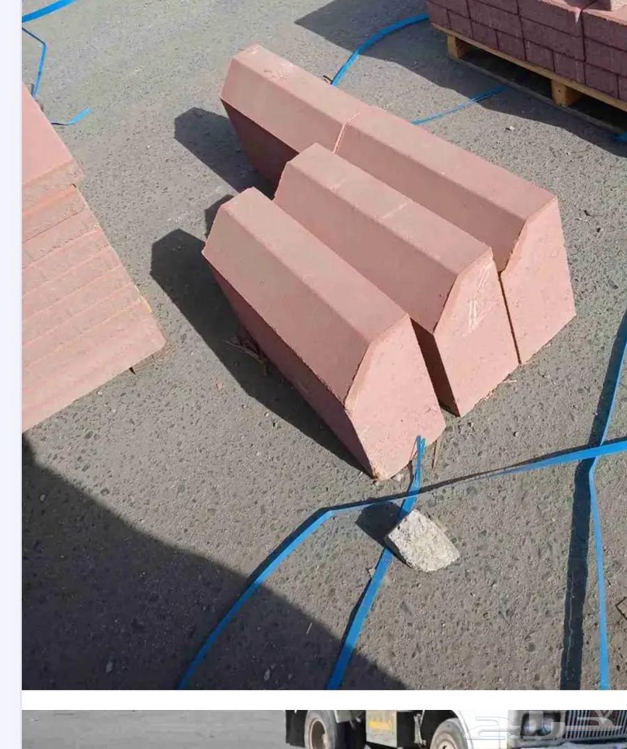 Cemented courtyard, brick lintel, block, small brick64386752512641111