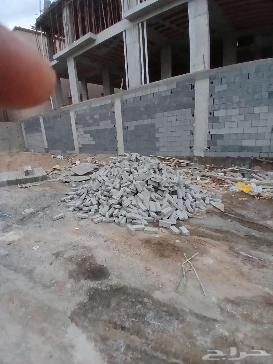 Cemented courtyard, brick lintel, block, small brick64386752512641113