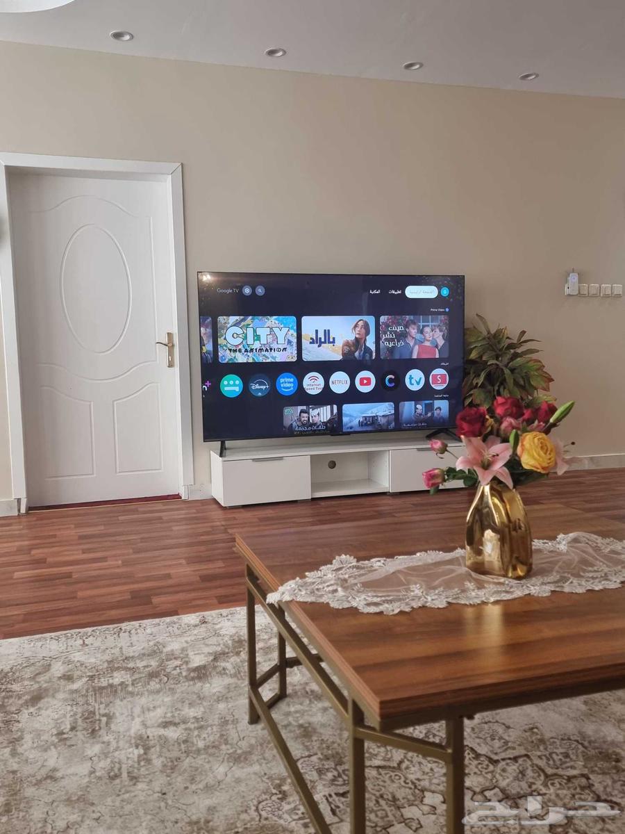 85-inch screen63847183946626110