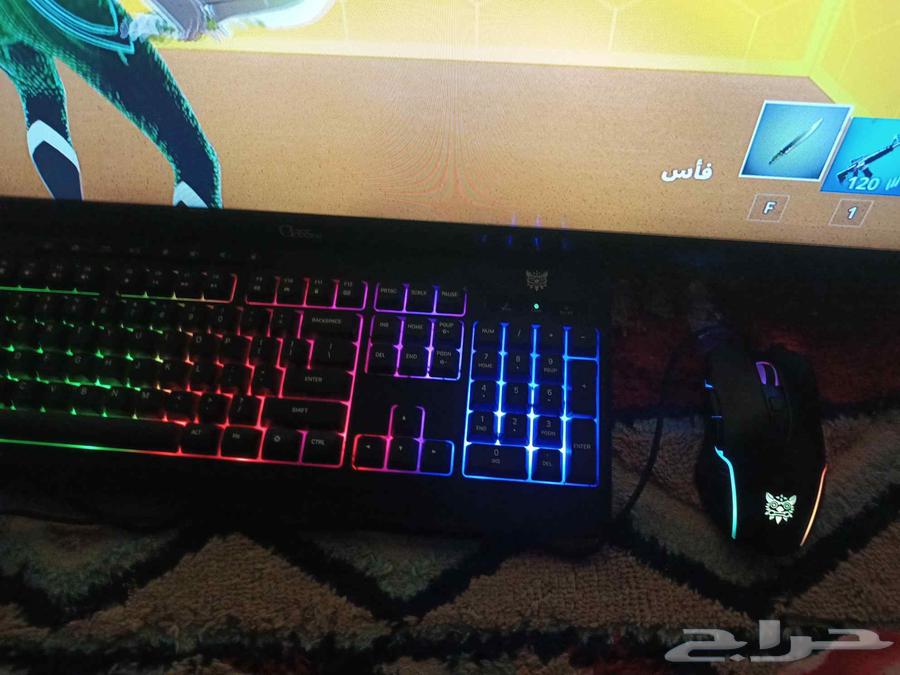 A clean, new PC with excellent price and includes a box63727948528386112