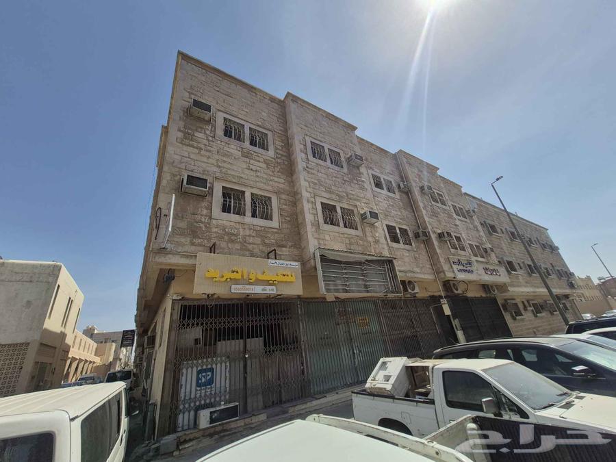 For sale commercial building in Al Badiah district, income 156 thousand63612327997697111