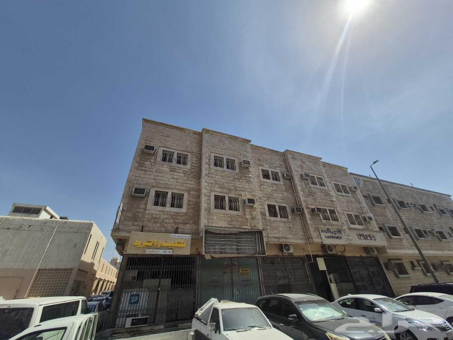 For sale commercial building in Al Badiah district, income 156 thousand63612327997697112