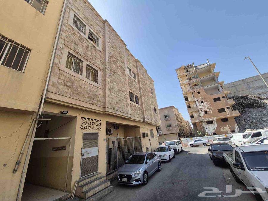 For sale commercial building in Al Badiah district, income 156 thousand636123279976971124