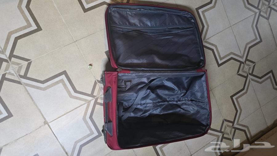 A small travel bag and a board64228571758337111