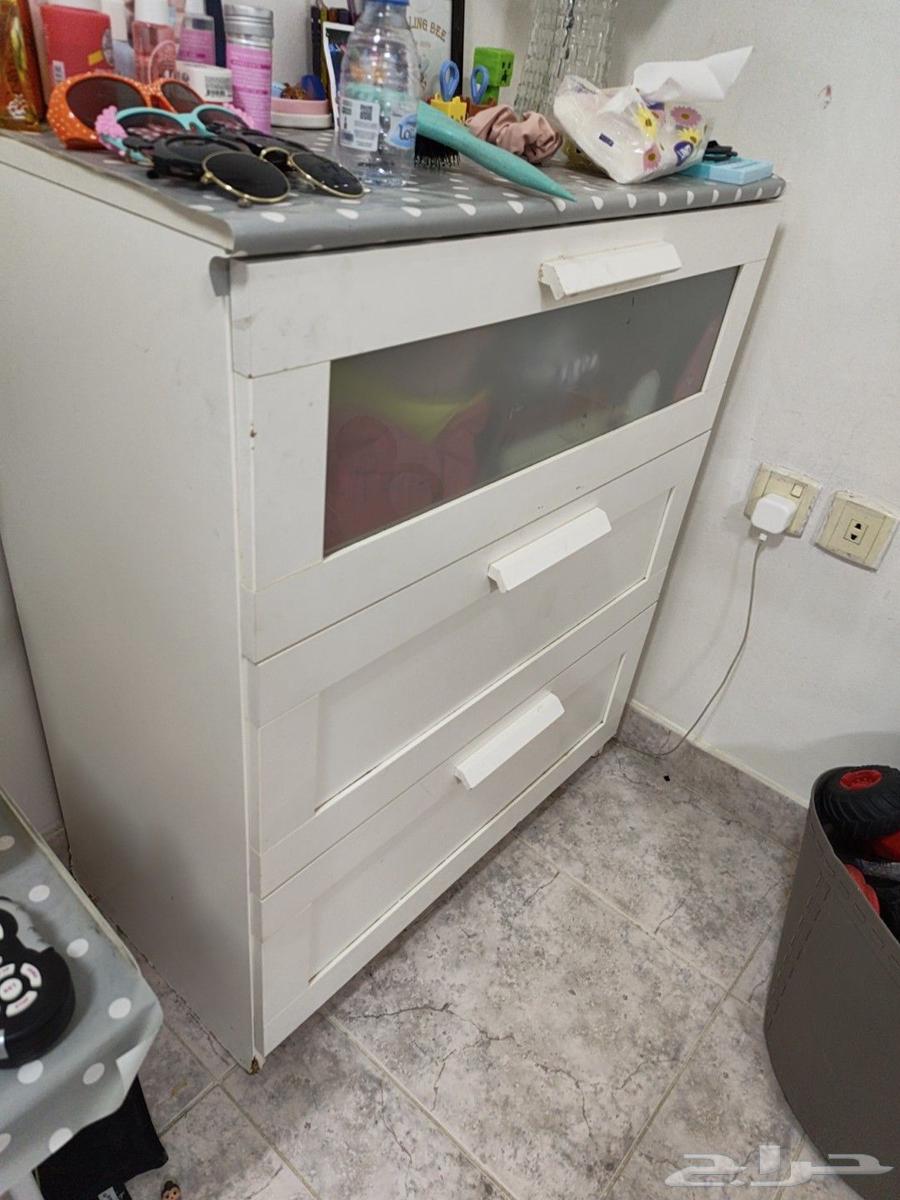 Closets for sale with two beds in good condition64227857966979113