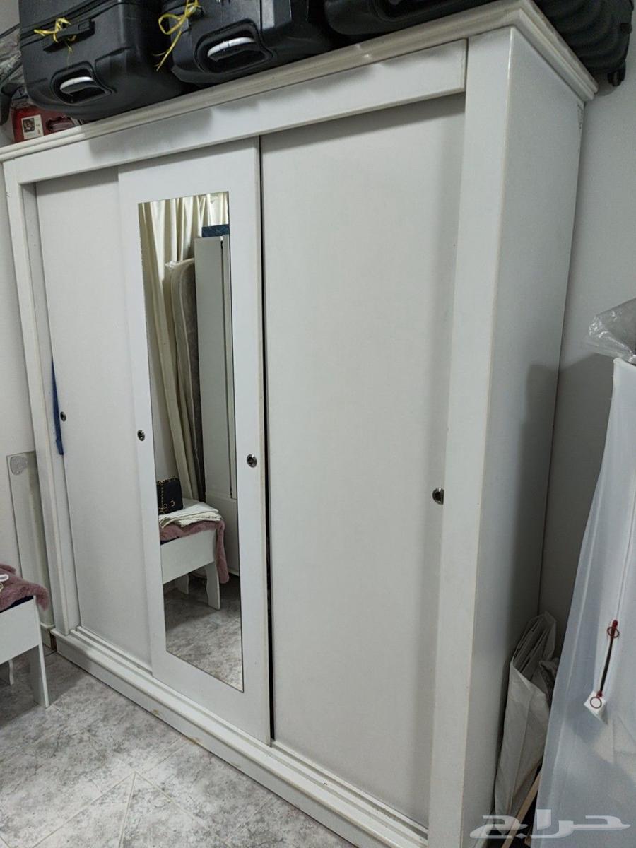 Closets for sale with two beds in good condition64227857966979110