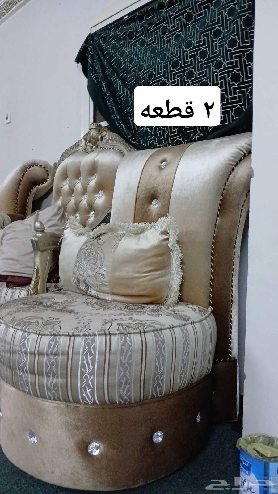 Complete sofa set with curtains and table, very clean, no defects or damages64230304055042111