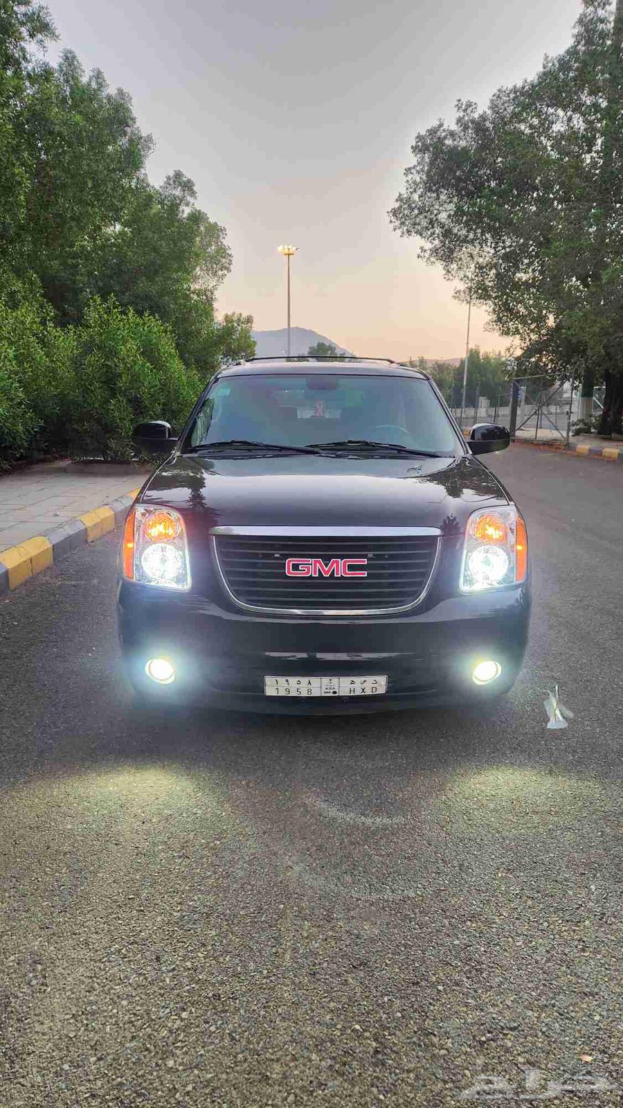 جمس يوكن xl طويل مخزن 2010 اسود64406082575746112