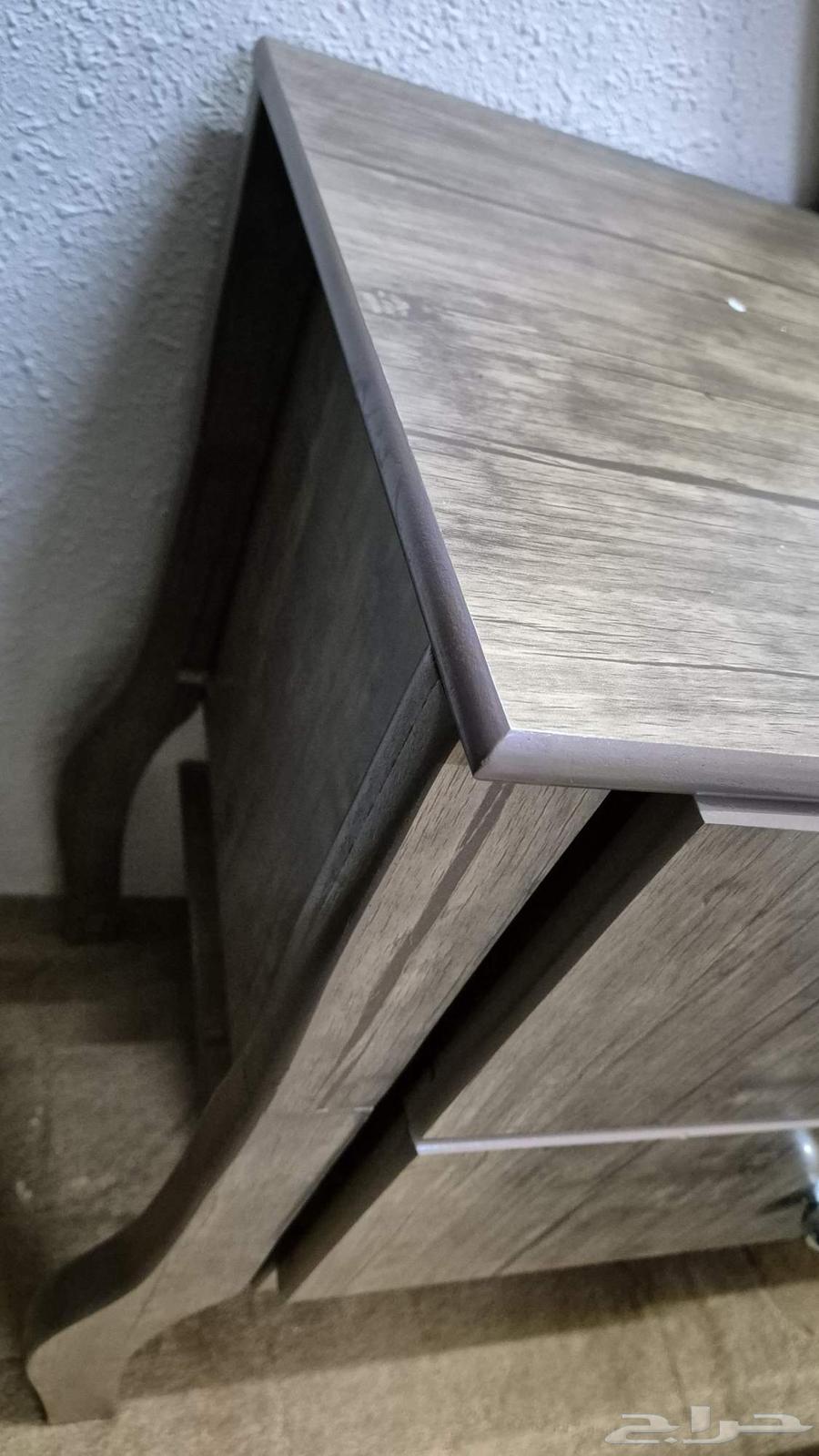 تسريحه خشب مع كرسي64222968510082111