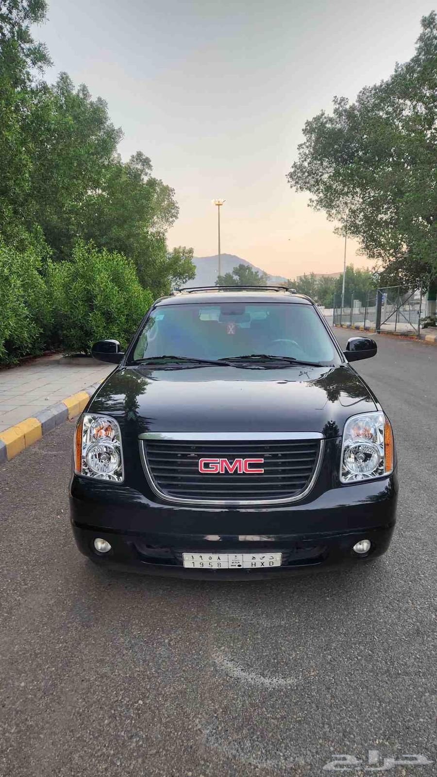 جمس يوكن xl طويل مخزن 2010 اسود64406082575746110