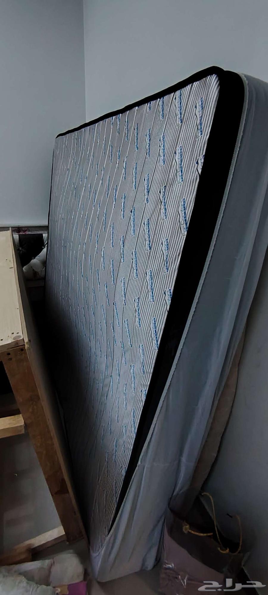 سرير كبير مع مرتبة فوركمفورت 30 سم بها لباد بشمال الرياض64228201082242113