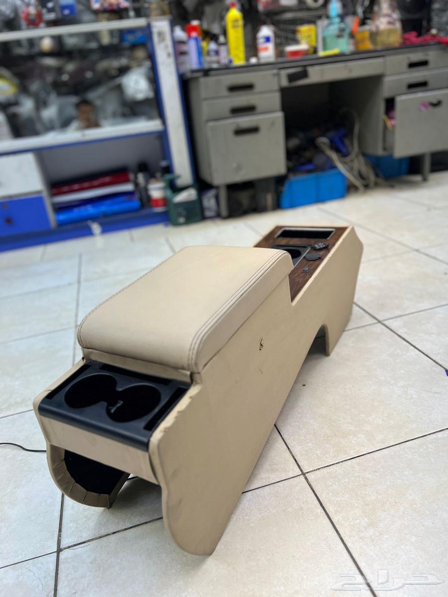 درج فورد ماركيز فيكتوريا مع حامل اكواب ومداخل ولاعه64399773183875112