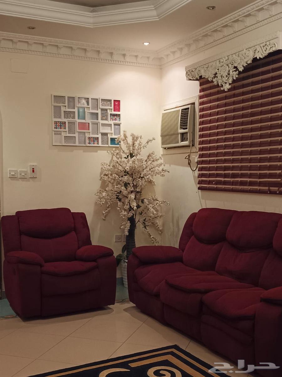 كنب استرخاء نظيف للبيع لاعلى سومة64225788493187110