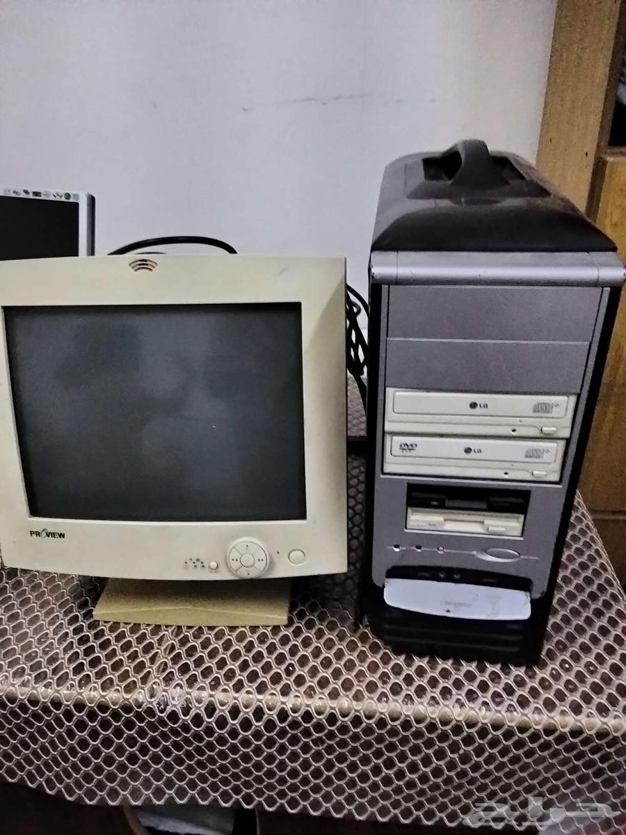 كمبيوتر قديم وطابعة للبيع64212345979777110