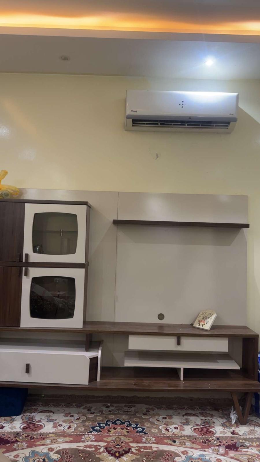 طاوله طاوله شاشه مستعمله للبيع 30064224991699841111