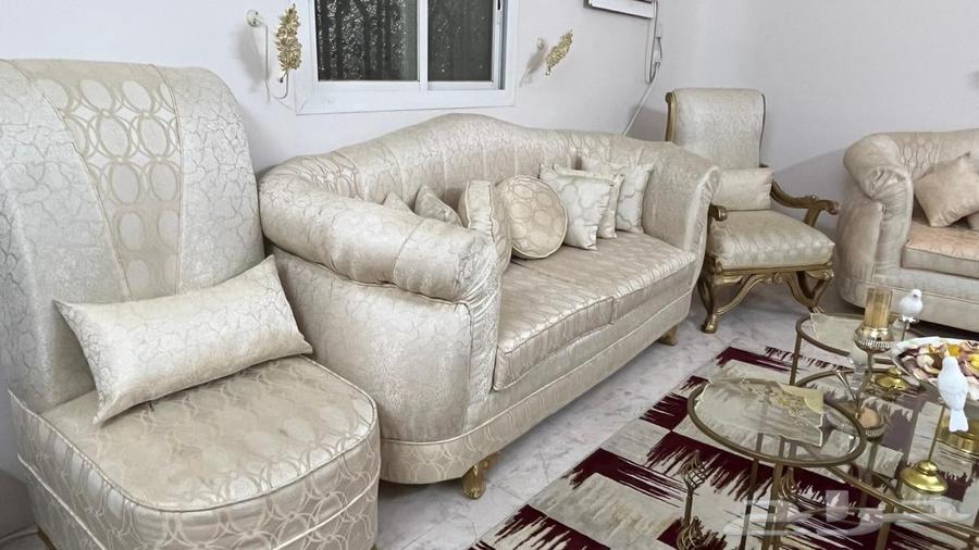 كنب مستعمل للبيع 2ستائر 22 قطعة وسائد وقطعة سجاد200في30064231652085890114