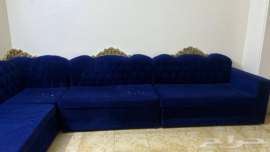 مكة زاهر كنب نظيف العيب بس يحتاج القاعدة تغير ويرجع جديدة64226990824707111