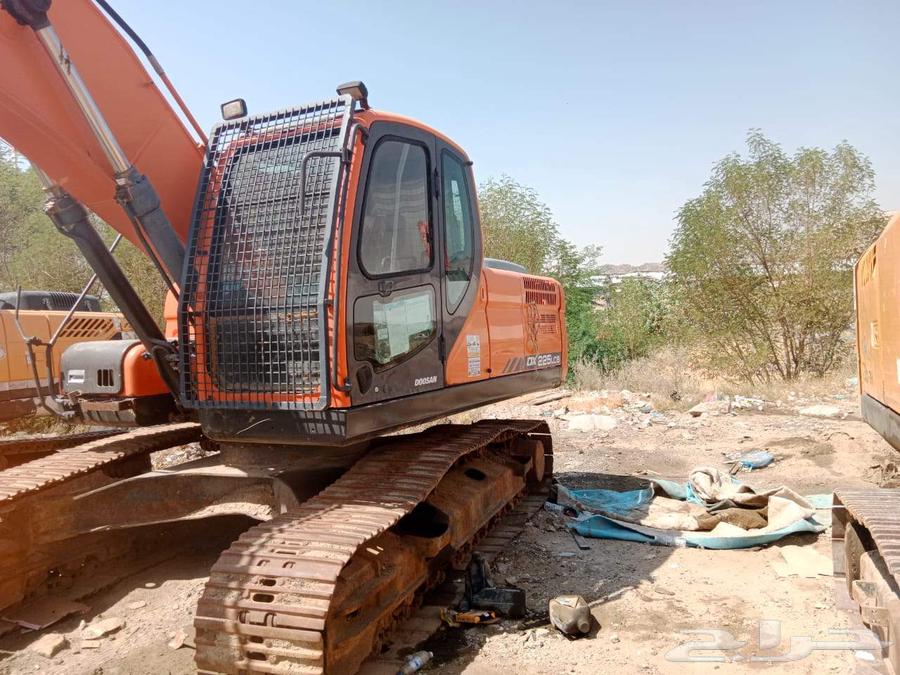 للايجار بوكلينات وجميع المعدات الثقيله شهري يومي قطاع64398883847938110