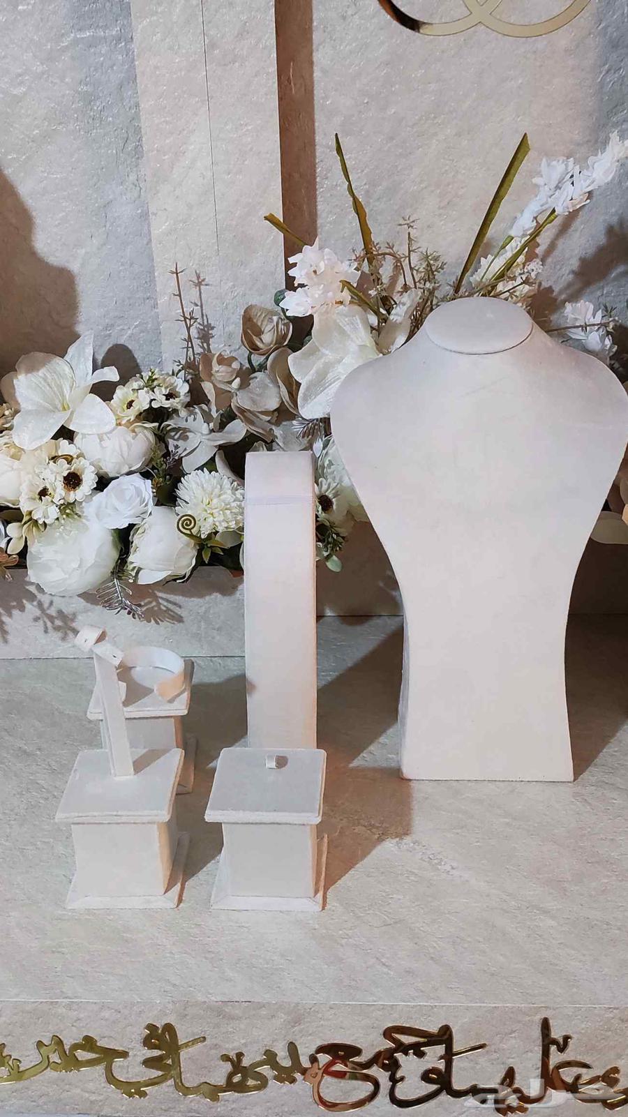 Queen Table - Grid View64231182117634114