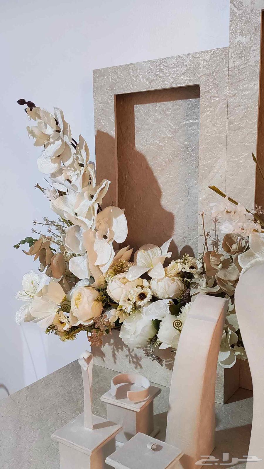 Queen Table - Grid View64231182117634111