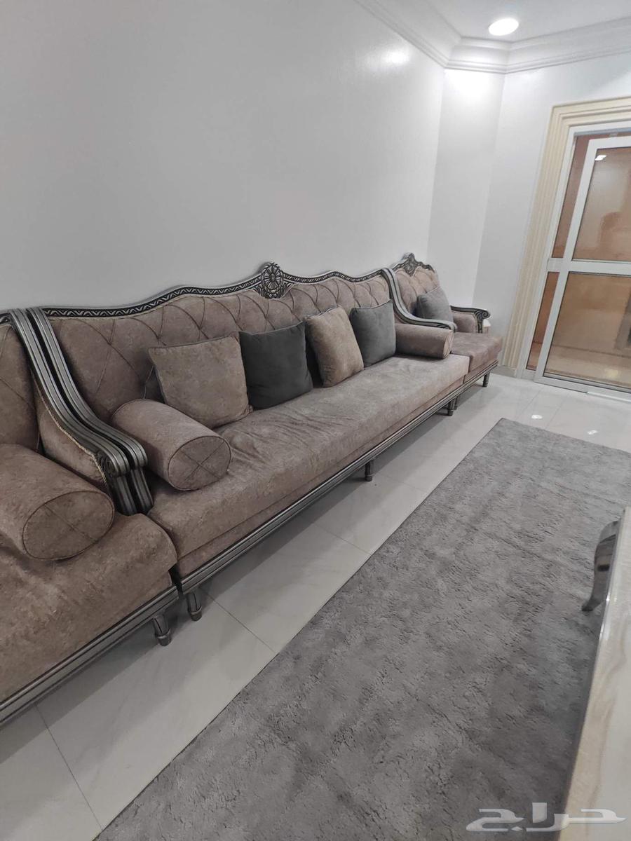 كنب فخم وشبه جديد للبيع خامات واسفنج عالي الجوده64225996477059112