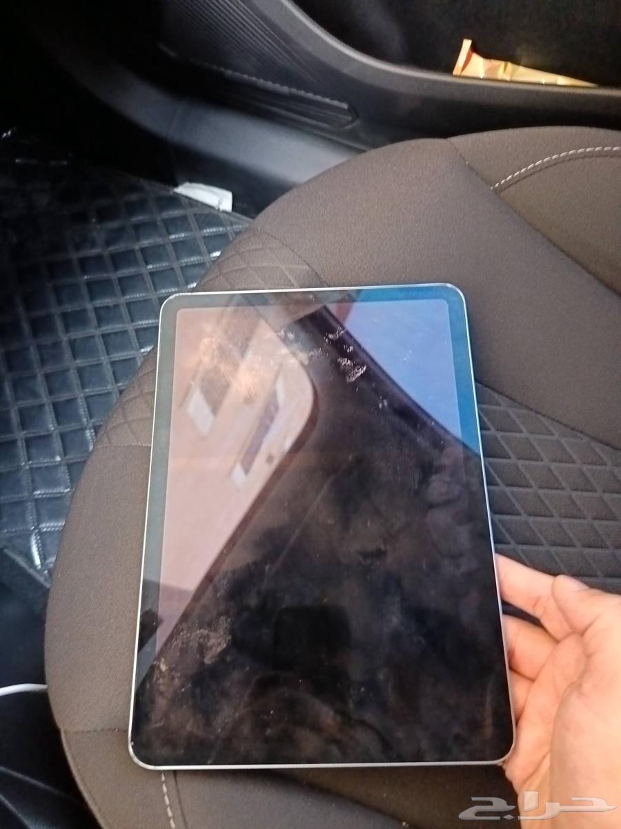 للبيع مستعجل ايباد خربانه الشاشة ومقفل الرمز 150 ريال64209795974915112