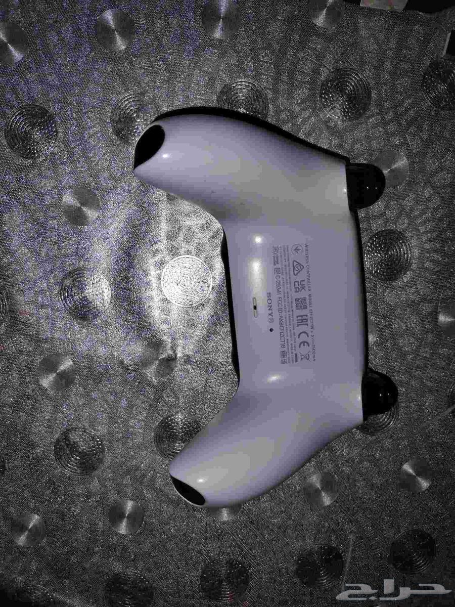 يد بلايستيشن 5 المشكلة ان القير خربان يلتف يسار64228201160962111