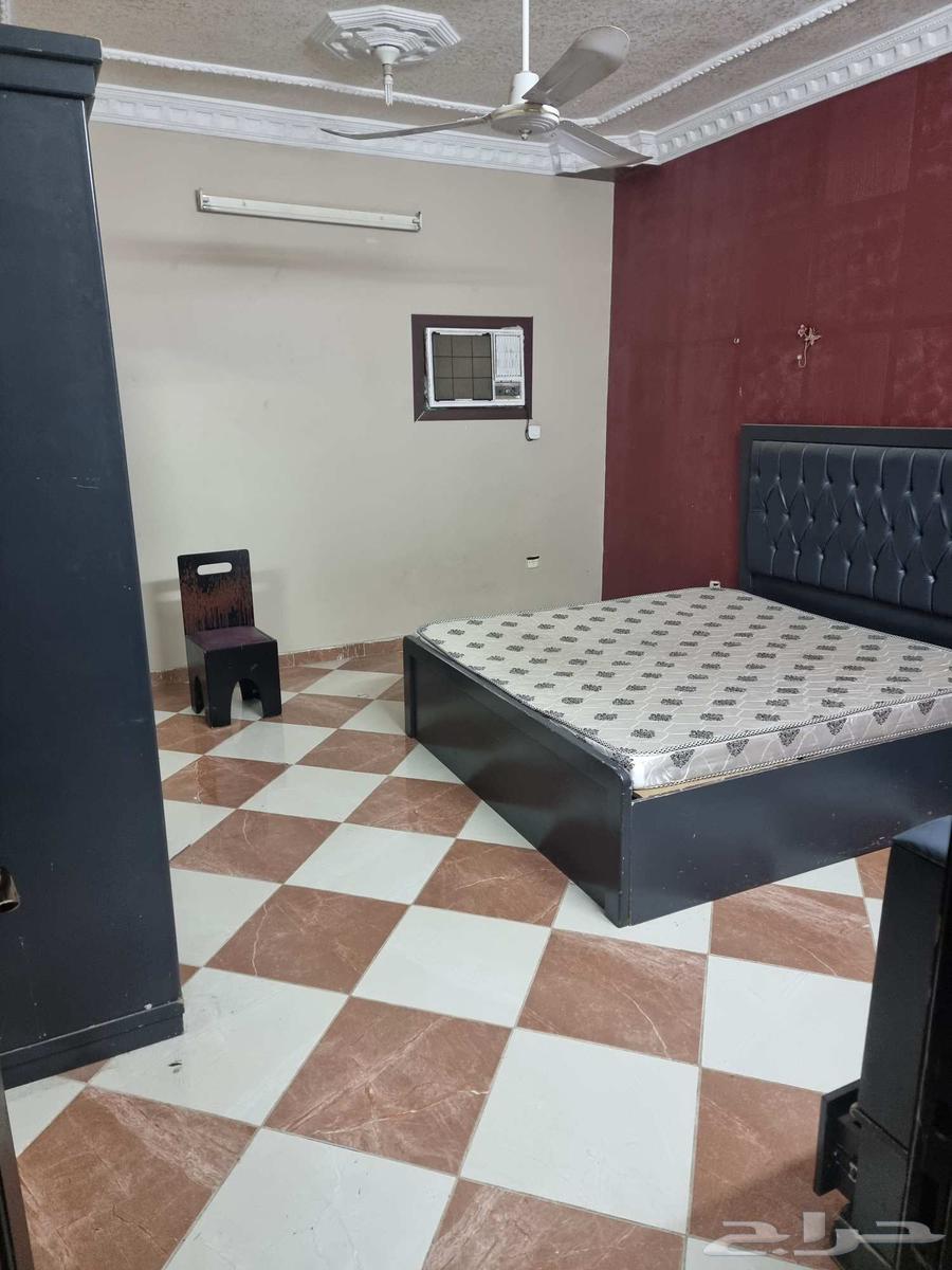 للبيع غرفة نوم كاملة وحالتها جيدة جدآ64215187489153110