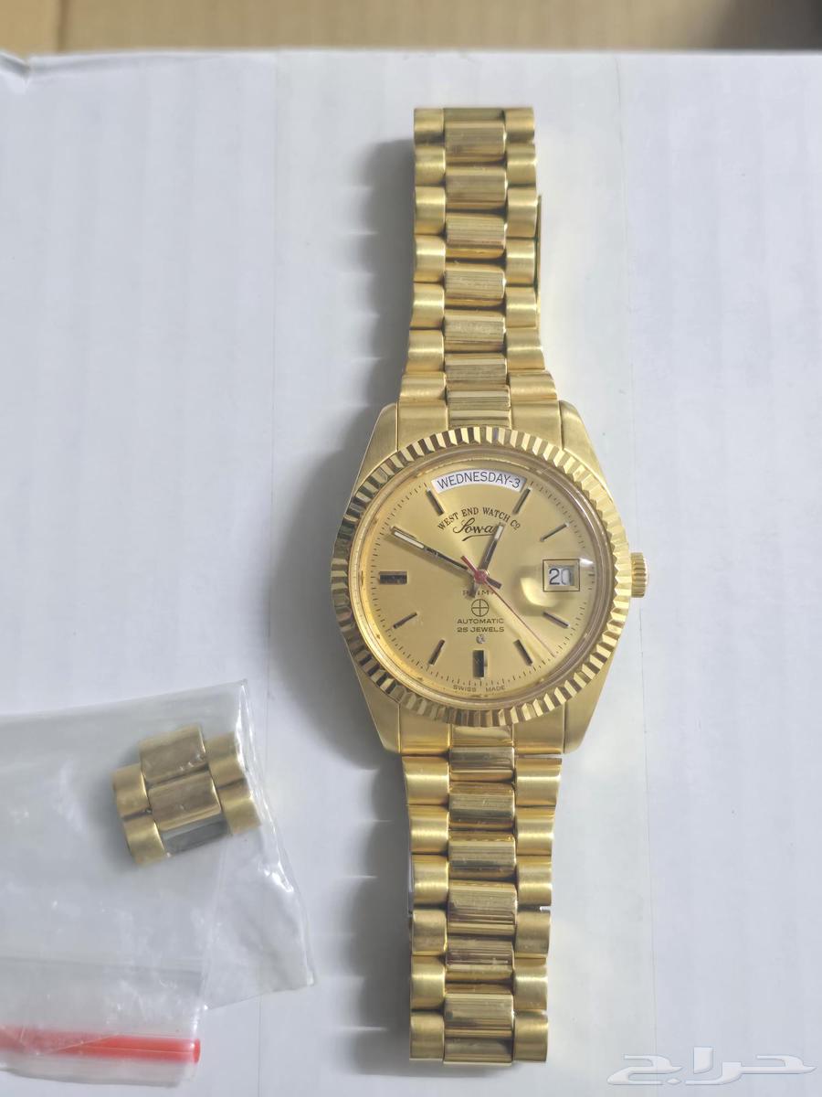 A clean gold West & Swiss watch64214945691267110
