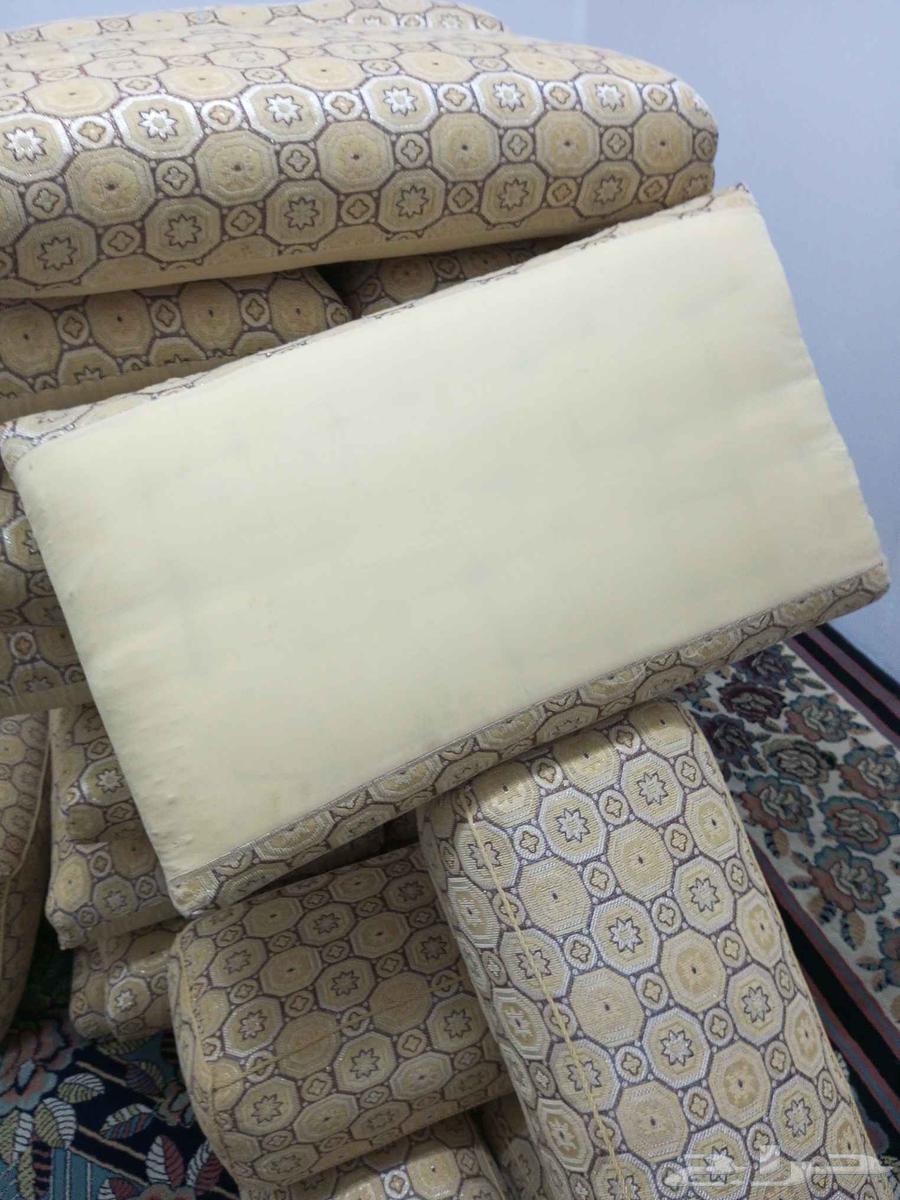 مساند طرف نظيفة جدا للبيع العدد 20 و 4 تكايات للبيع المستعجل64217075410178113