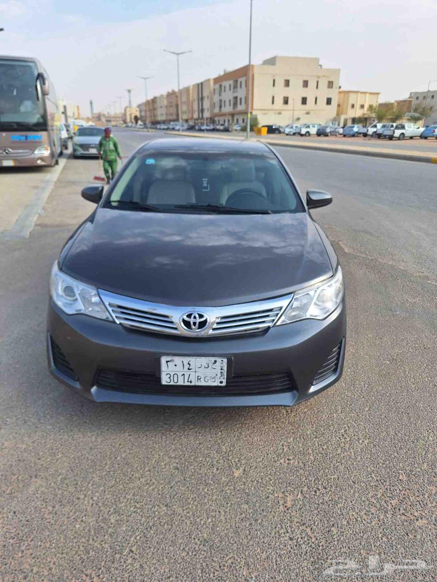 للبيع كامري 201564398270217345110