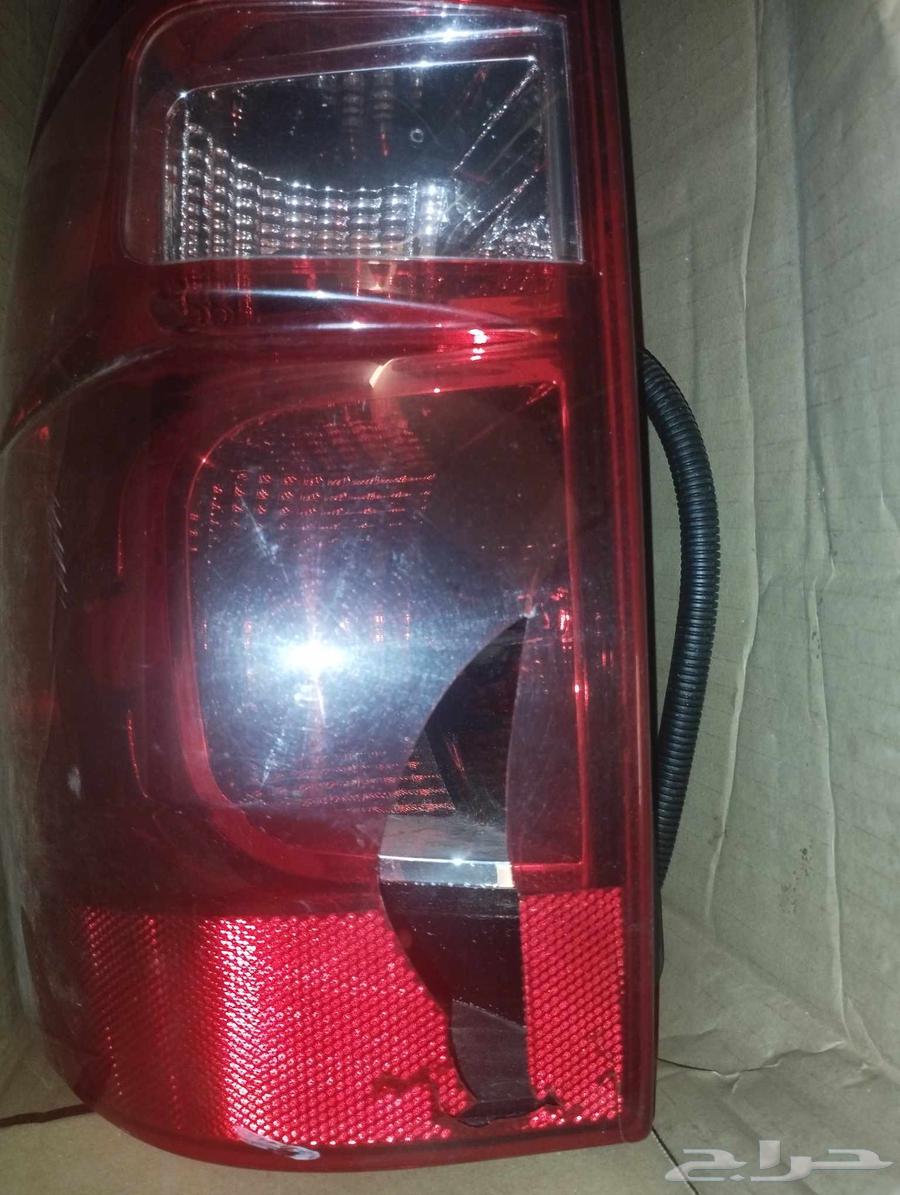 Rear left side step for 2008 Tahoe slightly broken64397033289346112