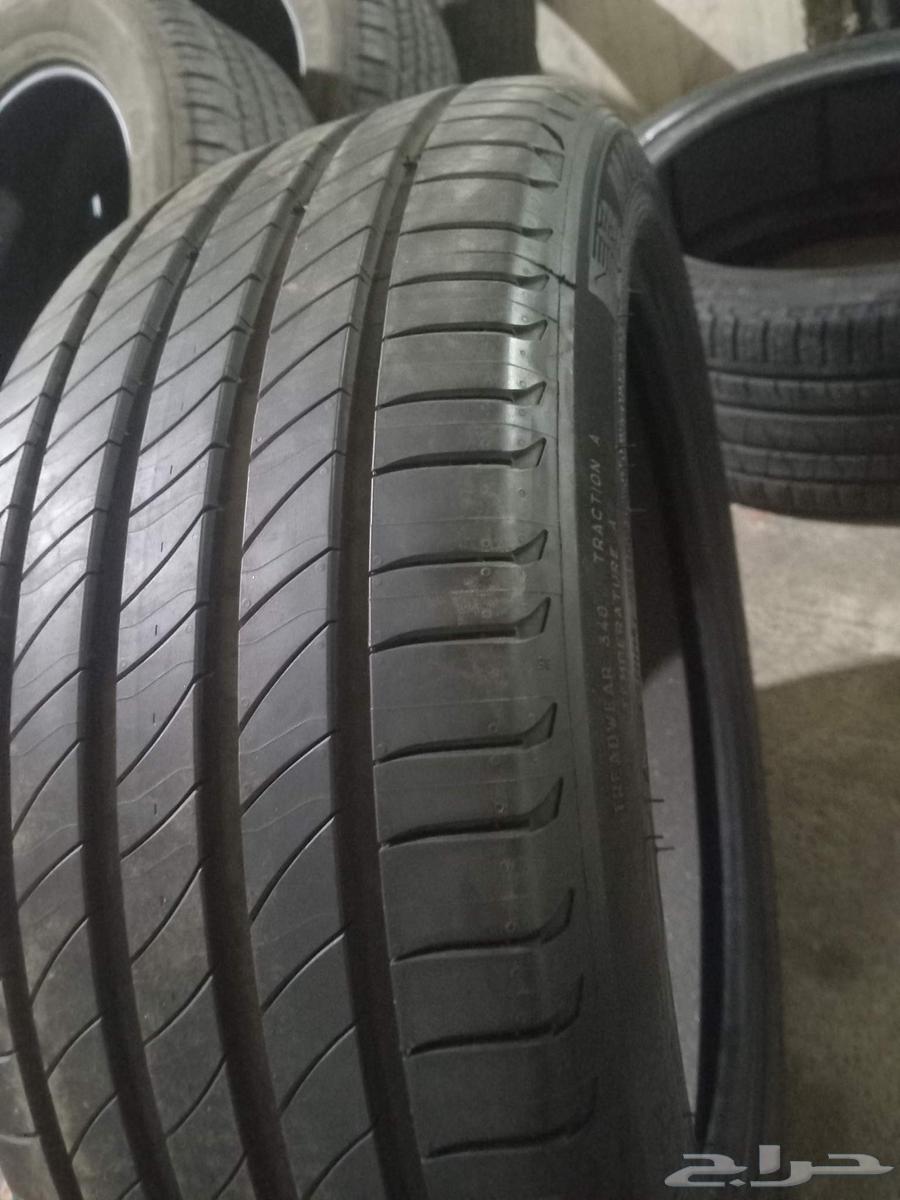 Michelin tire set size 19 45 235 year end 202364408357541379114