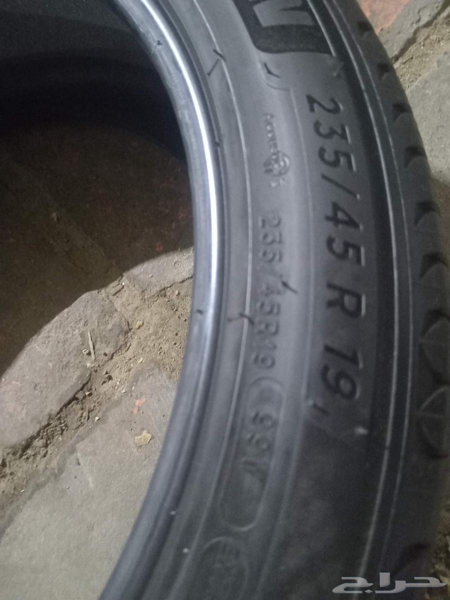Michelin tire set size 19 45 235 year end 202364408357541379110
