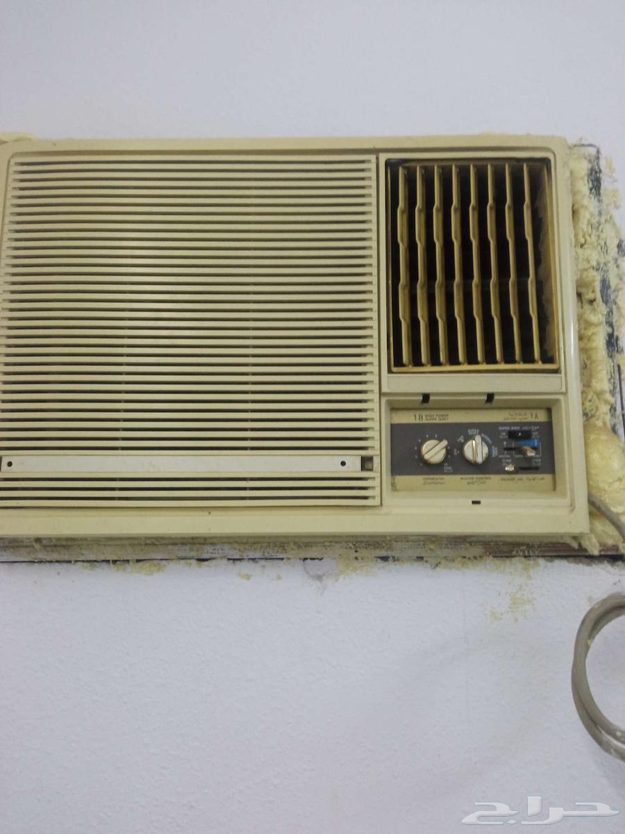 السلام عليكم اثنين مكيفات وثلاجه شغالات مضمونات ودولاب وماسه64225996329730112