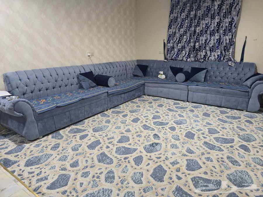 للبيع كنب حرف L مع السجاد بحالة جيدة على السوم64229794042626110