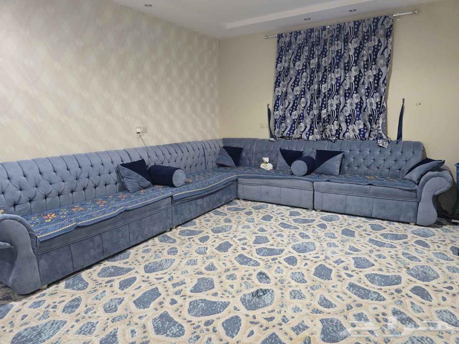 للبيع كنب حرف L مع السجاد بحالة جيدة على السوم64229794042626111