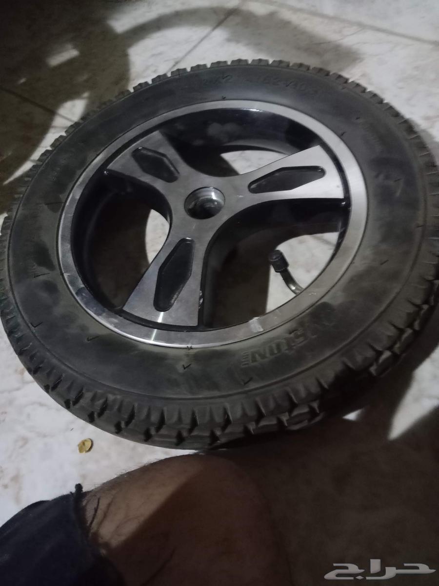 Insulators that were from an electric cart, I brought them here for someone to recycle64408385883906110