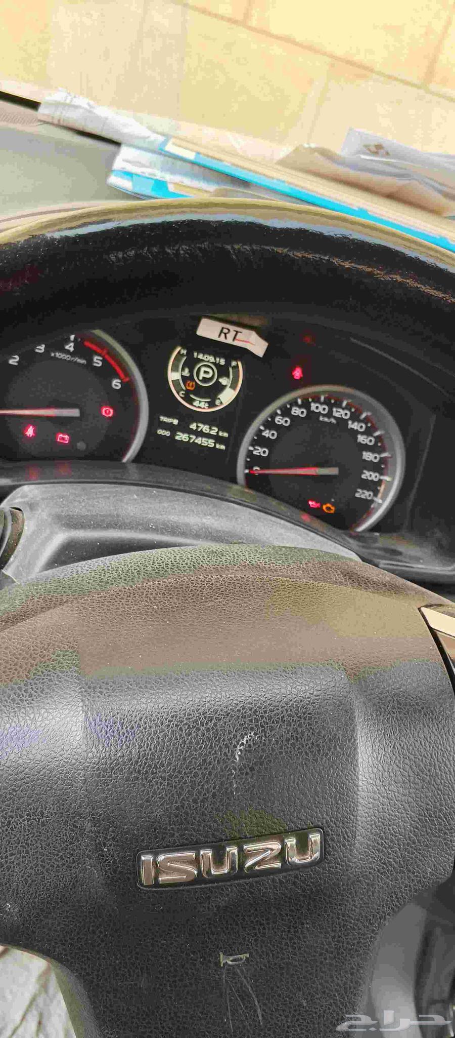 Isuzu car model 201864404319763842110