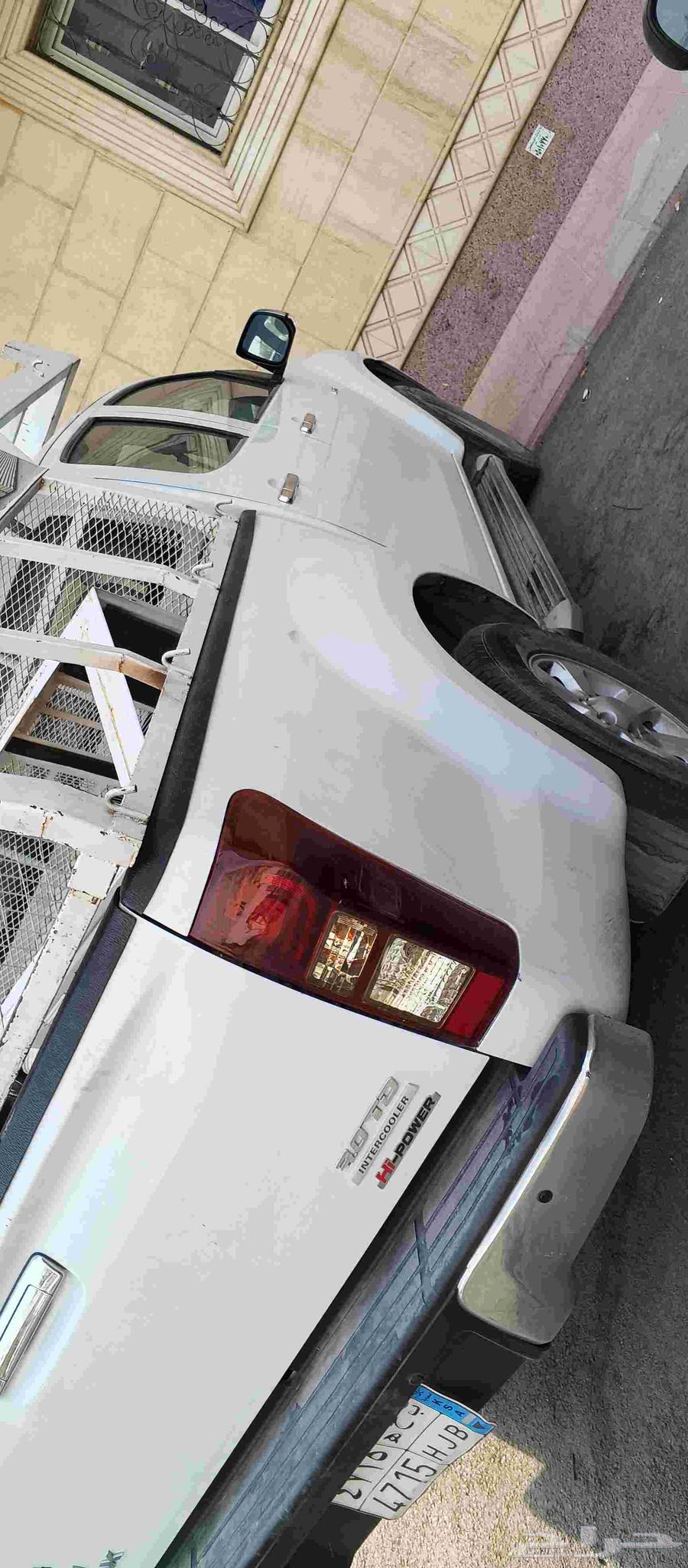 Isuzu car model 201864404319763842113