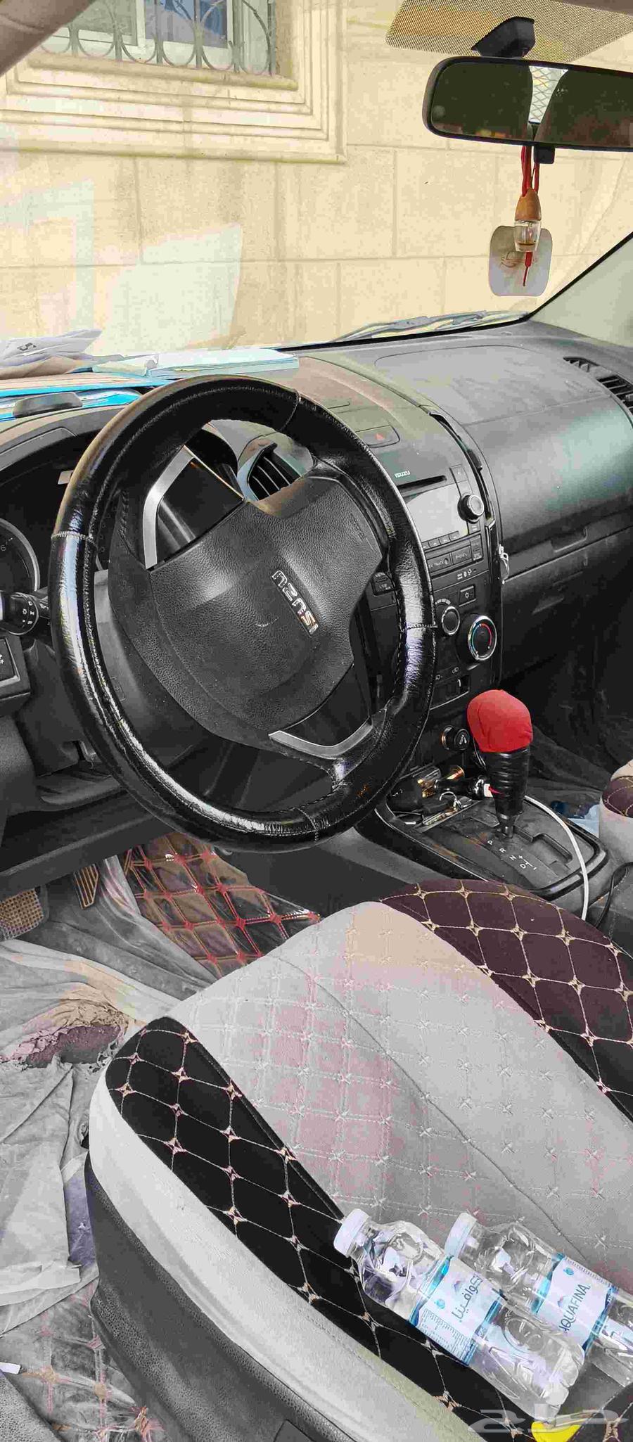 Isuzu car model 201864404319763842111