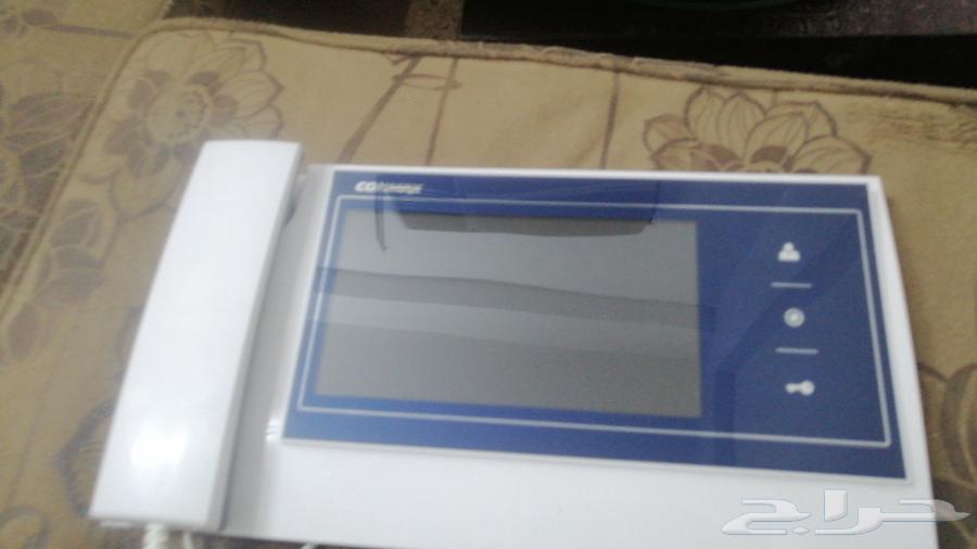 I have 3 Camcomex 10-inch intercom screens with a one-year warranty64228759705475111