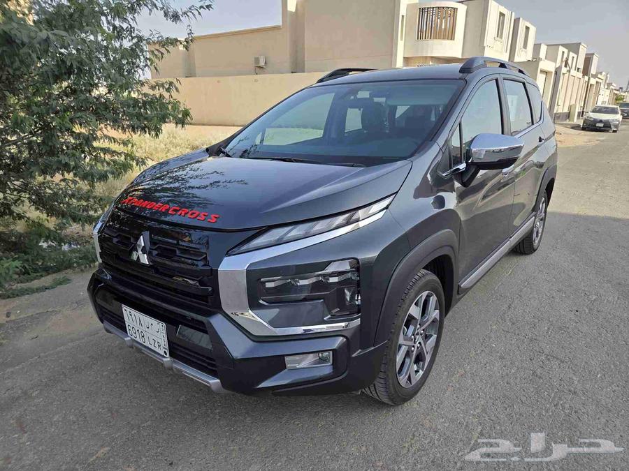 للتنازل متسوبيشي اكسباندر كروس 202464408035177857110