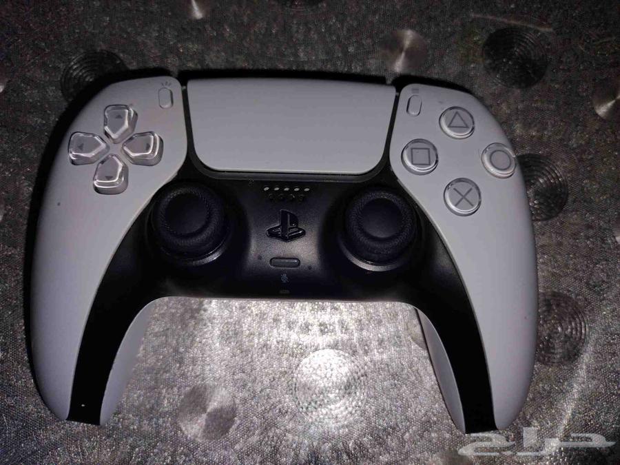 يد بلايستيشن 5 المشكلة ان القير خربان يلتف يسار64228201160962110