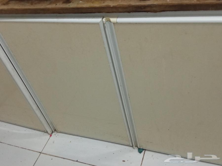 السلام عليكم اثنين مكيفات وثلاجه شغالات مضمونات ودولاب وماسه64225996329730111