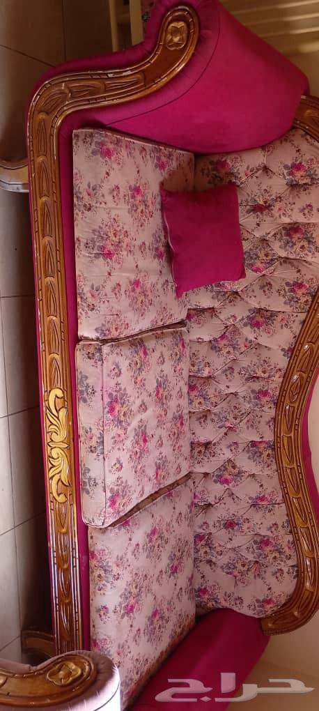 طقم جلوس نظيف ل 7 اشخاص ..البيع بغرض النقل ..مستعجل والتواصل64223652470530112